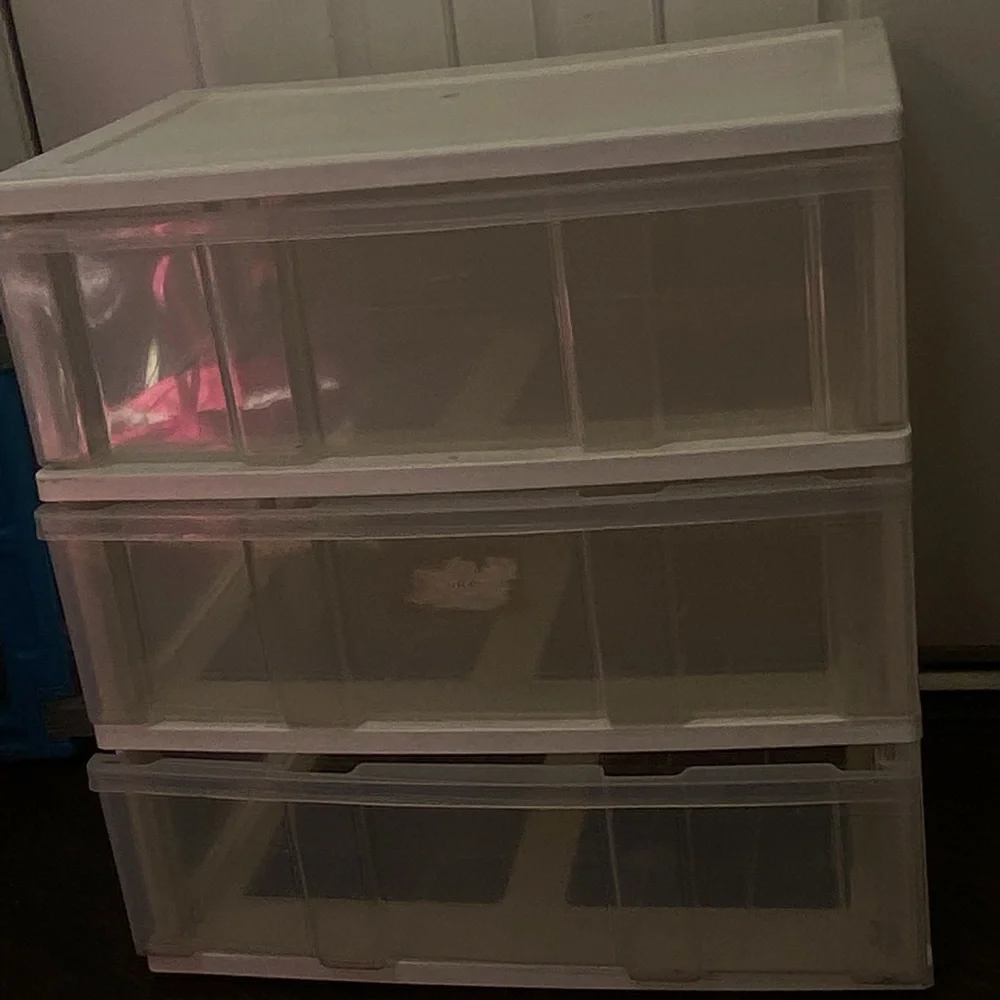 Plastic dresser
